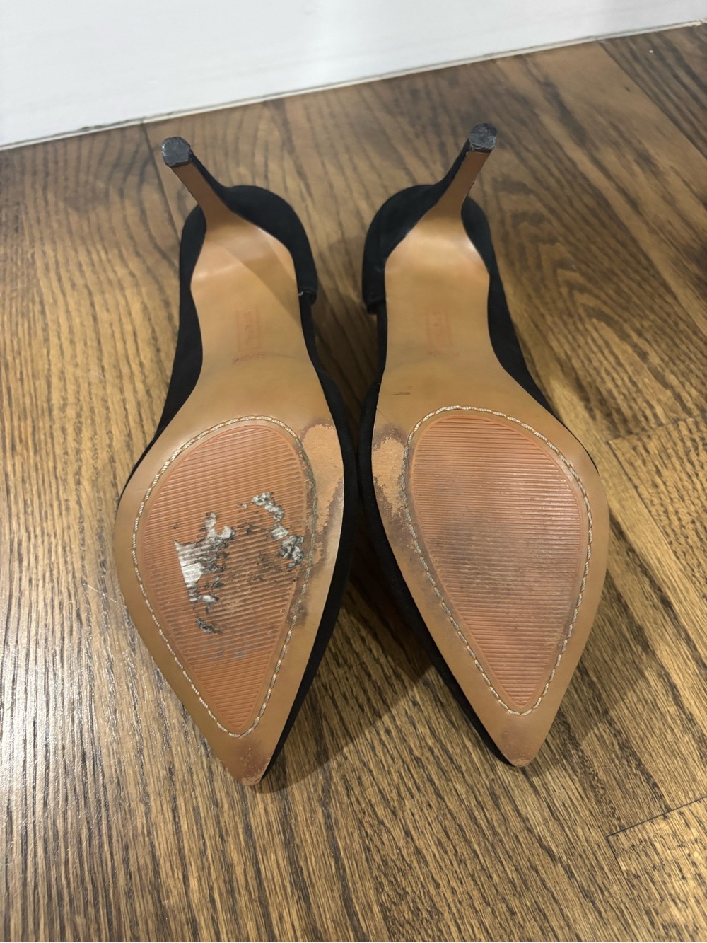 Steve by Steve Madden sz 8.5 black cut-out pumps - Picture 2 of 4